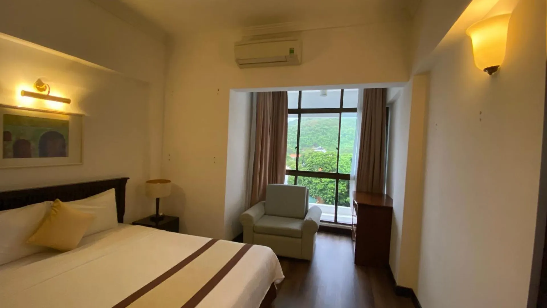 Ocean Sunrise Vung Tau Aparthotel 4*,